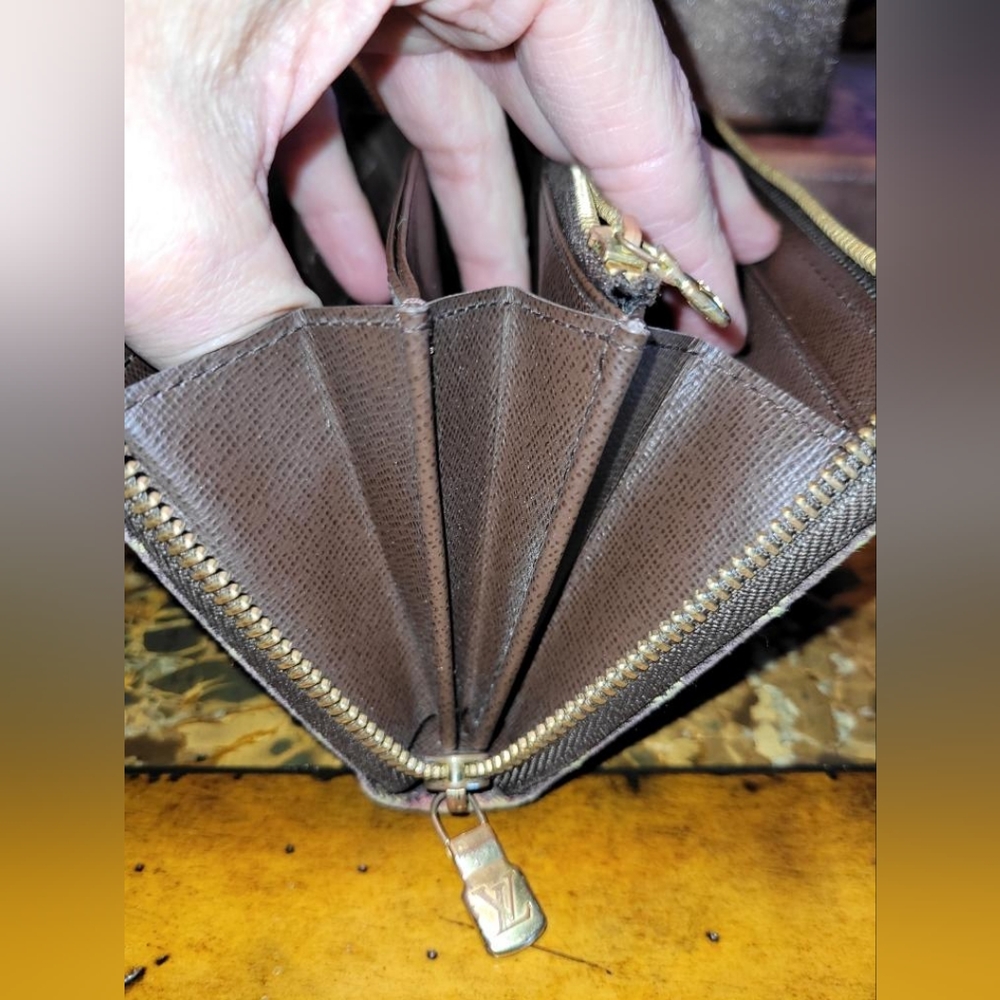 LOUIS VUITTON Denim zippy wallet🔥🔥 - Picture 2 of 16